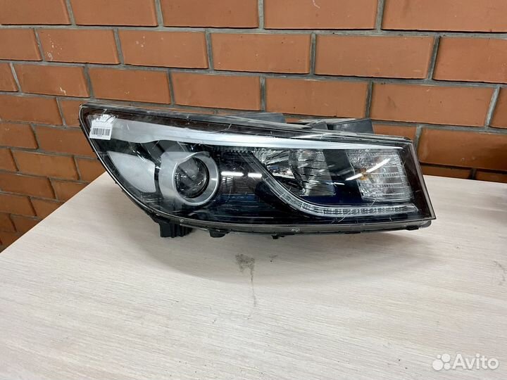 Правая фара Kia Carnival 3 дорест ксенон с led