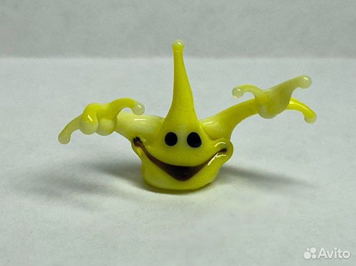 Стекляная фигурка приведение