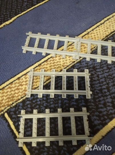 Продам поезд Лего