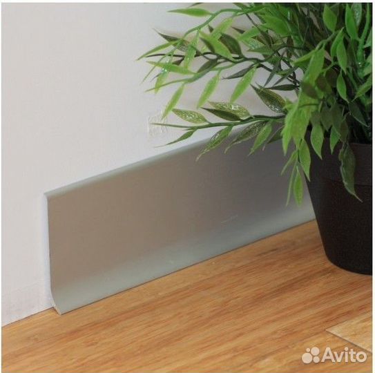 Плинтус алюминиевый