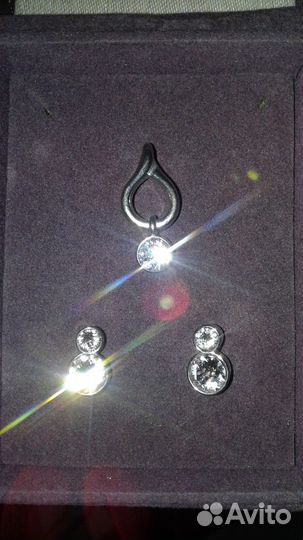 Комплект серьги-гвоздики и подвеска