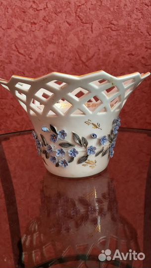 Конфетницы, ваза, супница, тарелки с нюансами