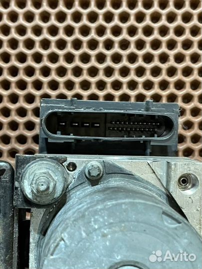 Блок ABS Subaru Forester 2 SG5 EJ205 2005