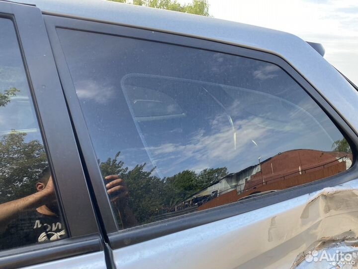 Стекло треугольник заднее левое SsangYong Kyron