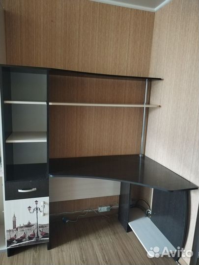 Компьютерный стол