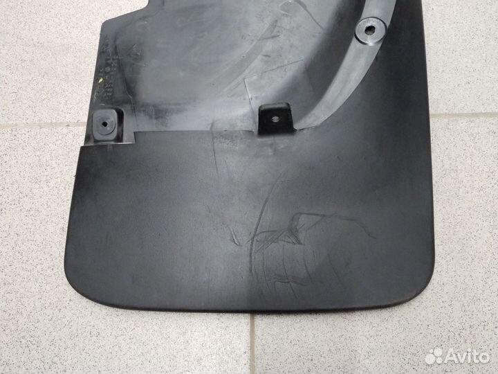 Брызговик Лексус Lx 570 задний правый 08-11