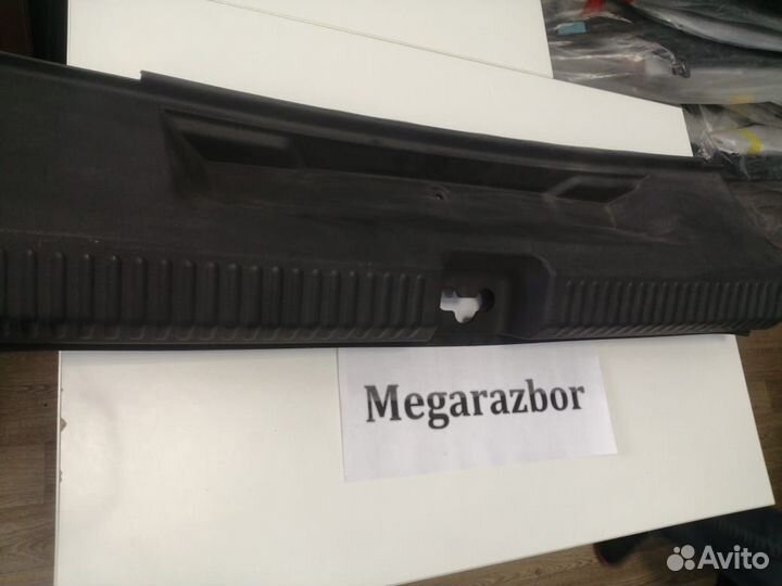 Обшивка багажника Volkswagen Polo 5