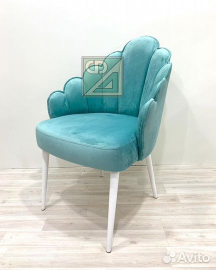 Стул со спинкой