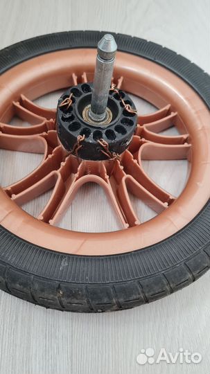 Колеса заднее от коляски luxmom