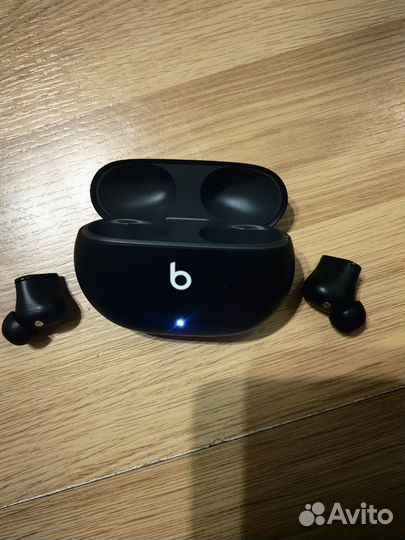 Беспроводные наушники Beats Studio Buds