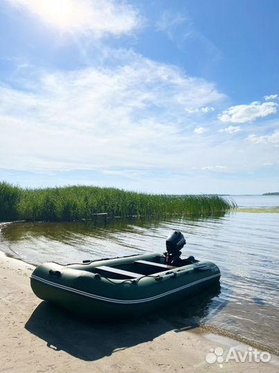 Лодка Ривьера 3200