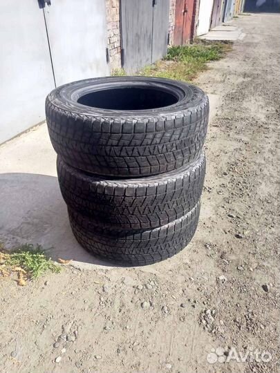 Bridgestone Blizzak DM-V1 235/60 R17 102R
