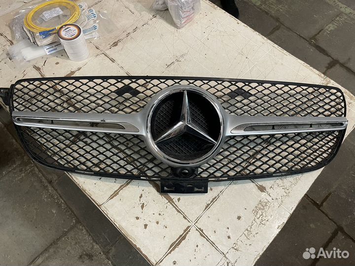 Решетка радиатора Mercedes