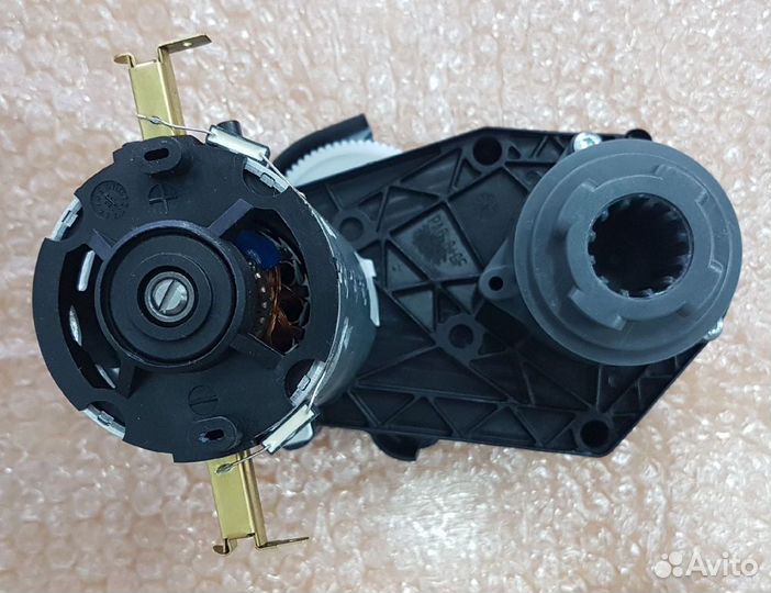 Мотор c редуктором для мясорубки Bosch