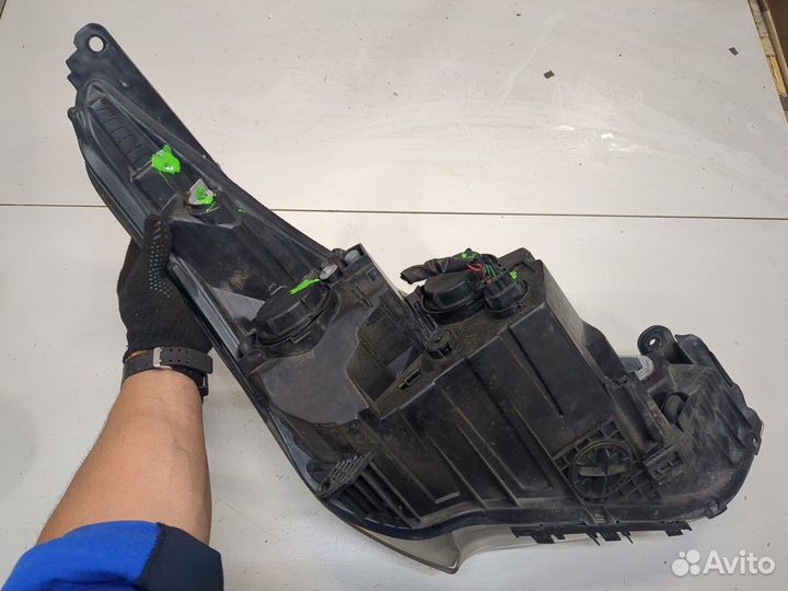 Фара (передняя) Hyundai Veloster 2011, 2013