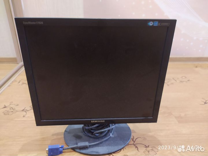 Монитор Samsung