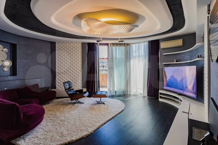 4-к. квартира, 200 м², 8/8 эт.