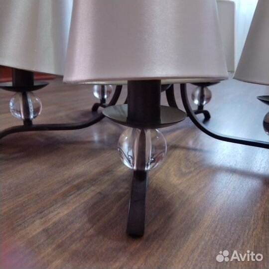 Продаю люстру