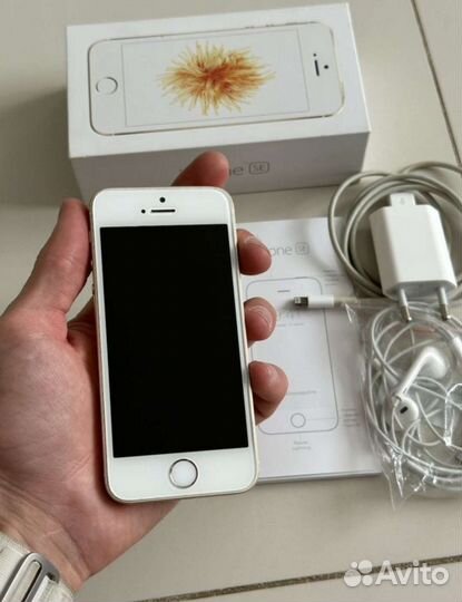 Телефон iPhone SE 32gb