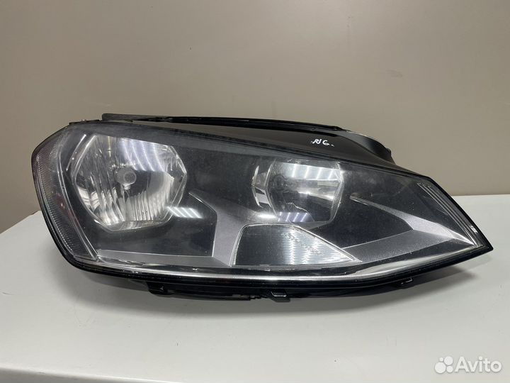 Фара правая Фольксваген Гольф 7