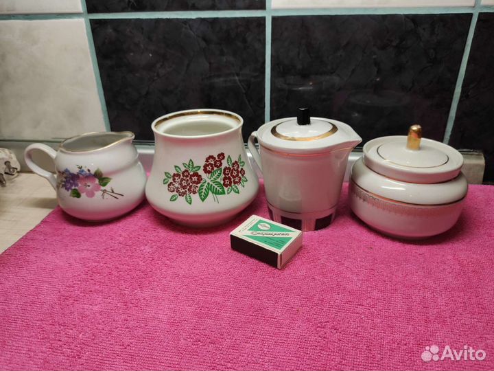 Кухонная утварь, блюда, блюдца