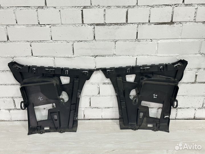 Кронштейн заднего бампера левый правый BMW F30