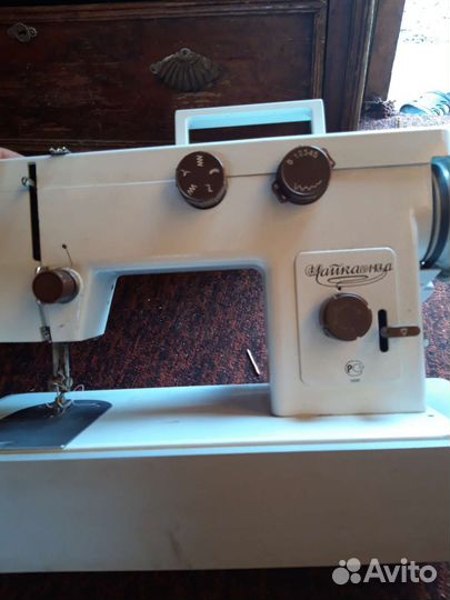 Швейная машина Чайка 143