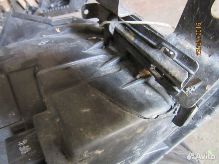 Фара левая Kia Sportage