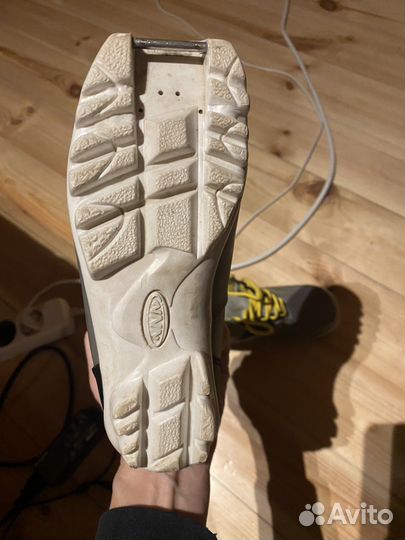 Лыжные ботинки