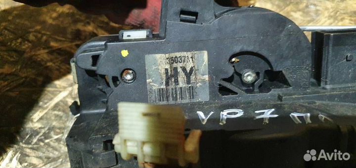 Замок двери передней левой Opel Insignia 2008-2017