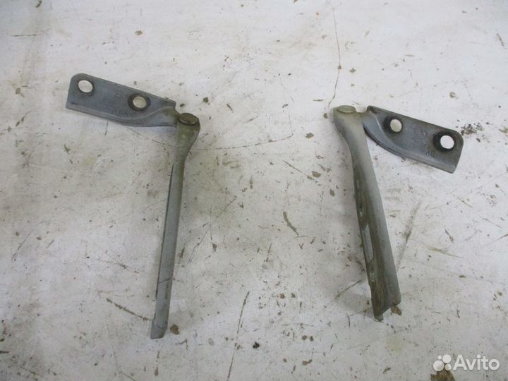 Петля капота Форд Фьюжн 2008