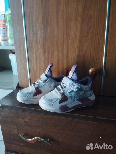 Кроссовки для девочки