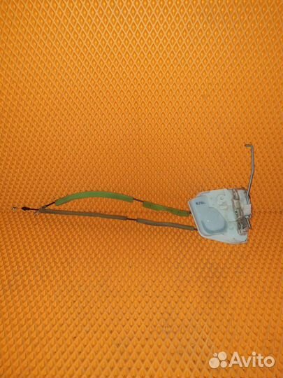 Замок двери передний левый Mazda 3 BM