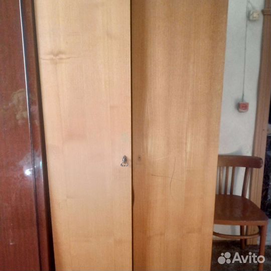 Шкаф двухстворчатый б/у