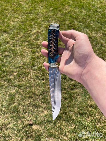 Нож ручной работы из дамасской стали