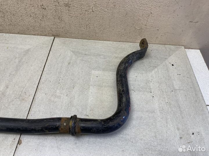 Стабилизатор передний