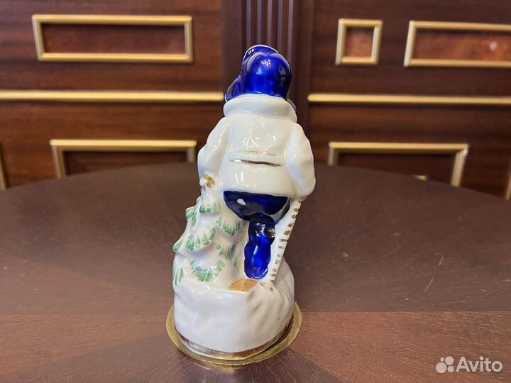 Фарфоровая статуэтка Лыжник, Киев