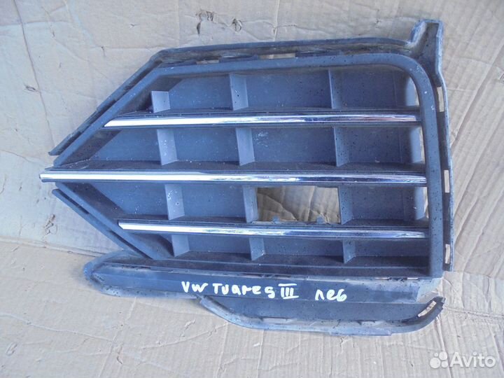 Решетка бампер передняя левая Volkswagen Touareg 3