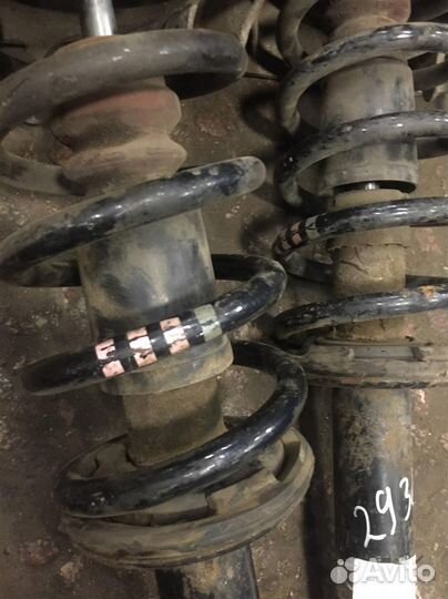 Стойка передняя в сборе Audi A6 (C6 4F) 2005-2008