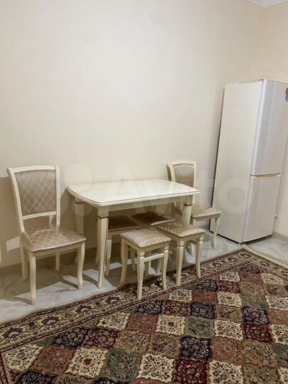 2-к. квартира, 80 м², 3/9 эт.