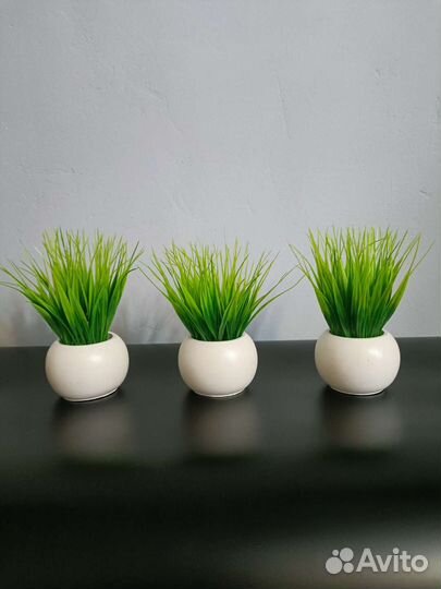 Искусственная зелень в кашпо