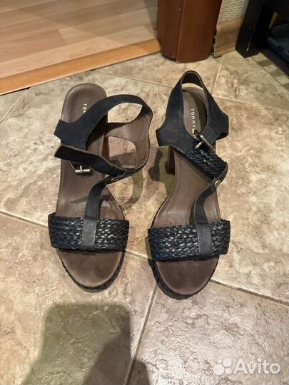 Tommy hilfiger босоножки 38 размер