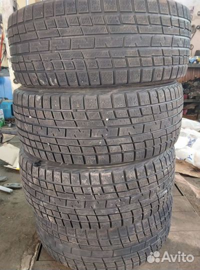 Yokohama Ice Guard IG30 215/50 R17