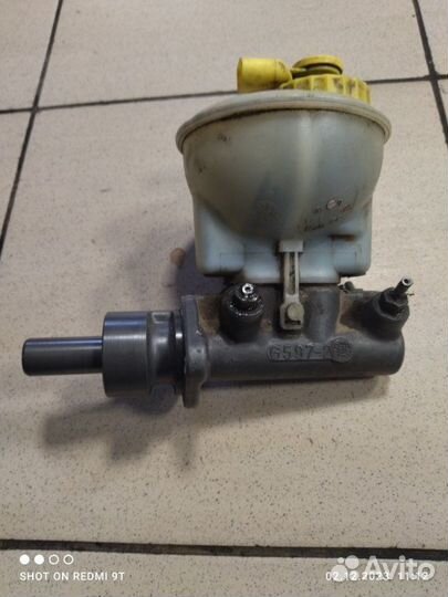 Главный тормозной цилиндр Volkswagen Golf 3 AEE