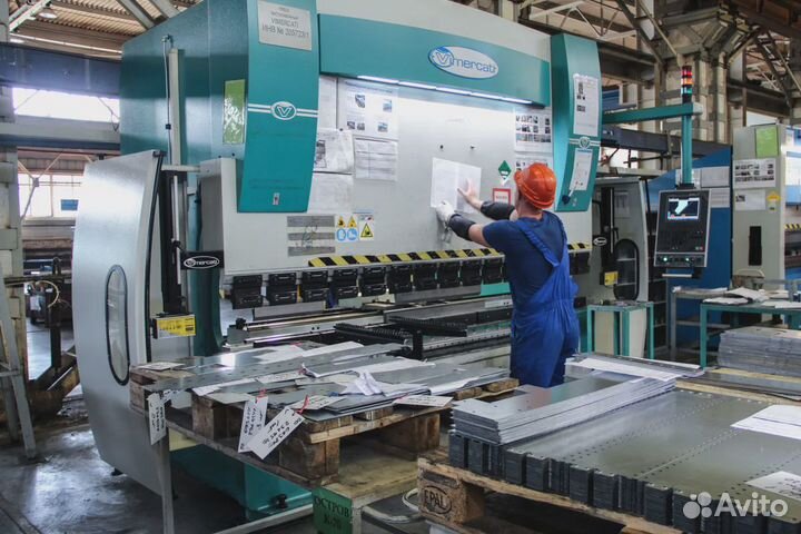 Станочник (оператор станка) с обучением