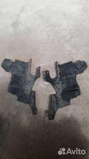 Пыльник двигателя Land Rover Discovery 5 2018г