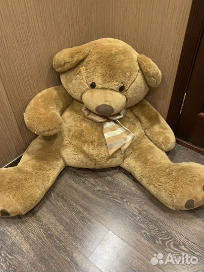 Плюшевый медведь огромный