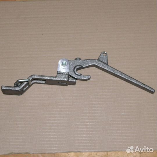 Рычаг углового запора бортов платформы левый камаз