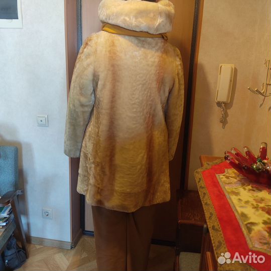 Шуба(полушубок) женский мутоновый