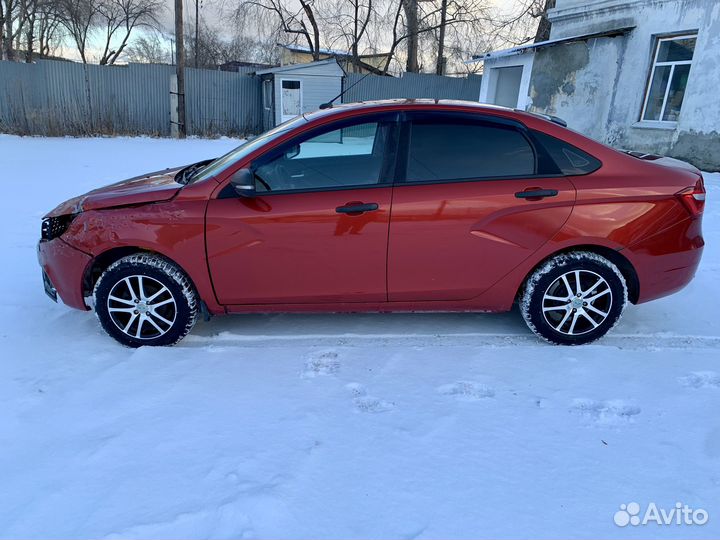 LADA Vesta 1.6 МТ, 2016, битый, 220 000 км